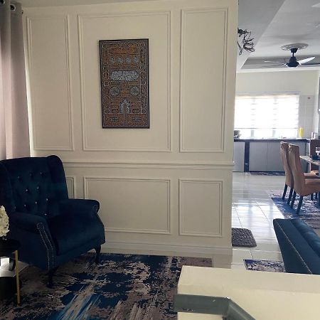 Cheerfull3 Bedroom Townhouse Terrace Kampung Dengkil Luaran gambar