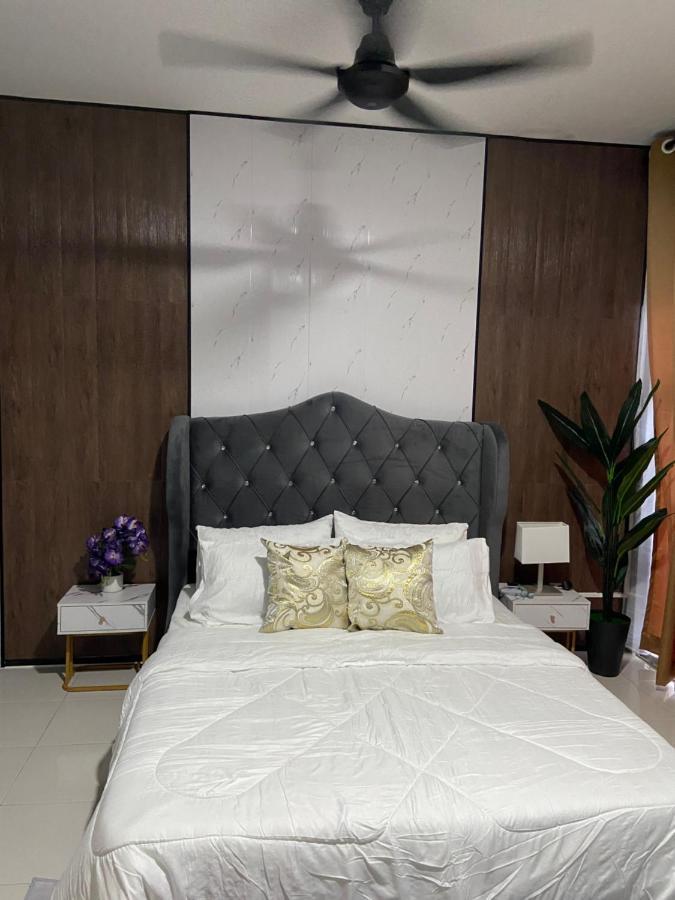 Cheerfull3 Bedroom Townhouse Terrace Kampung Dengkil Luaran gambar